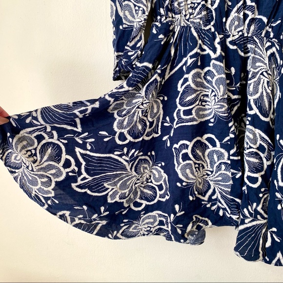 Beautiful Kling Navy Floral Dress - Picture 4 of 5